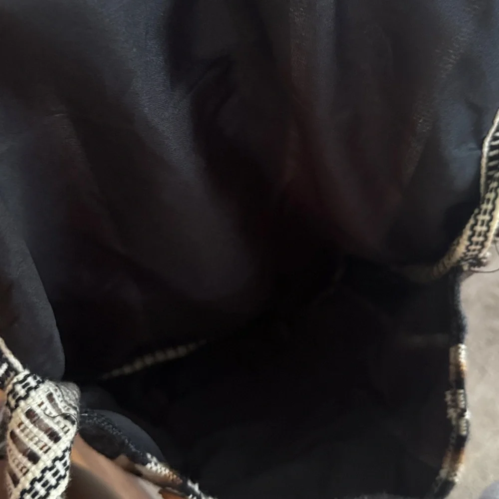 N/S black woven